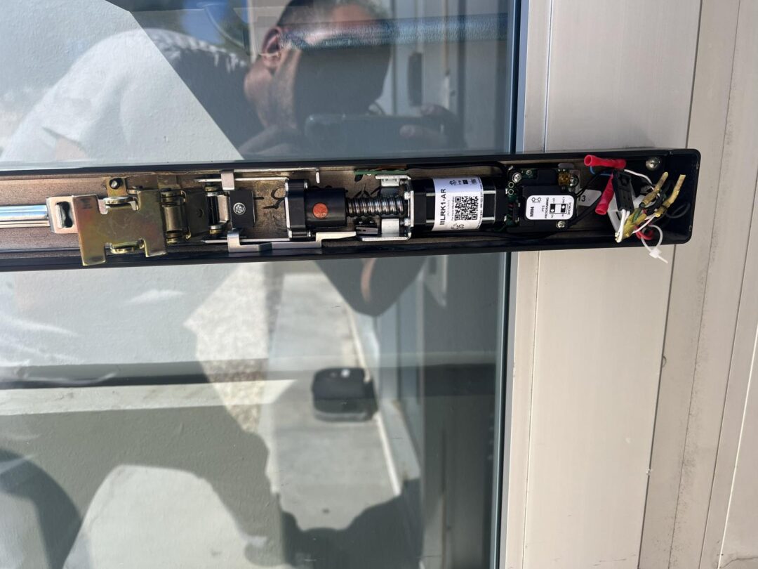 Commercial Locksmith Service Amestoy Ave, Encino