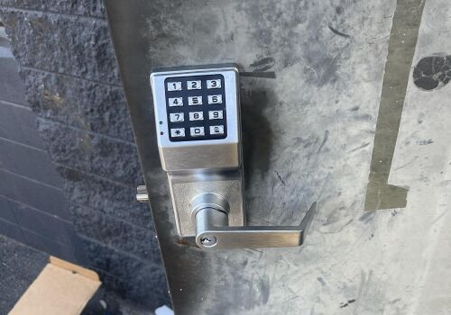 Commercial Locksmith Service Hesby St, Encino, CA