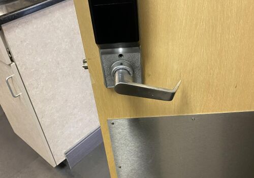 Commercial Locksmith Services Towne Ave, Los Angeles, CA