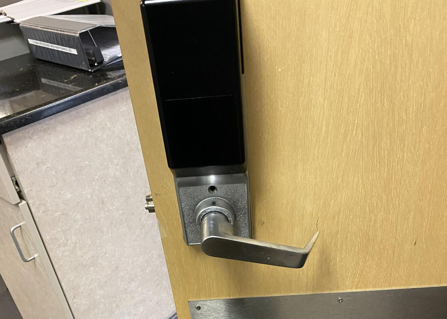 Commercial Locksmith Services Towne Ave, Los Angeles, CA