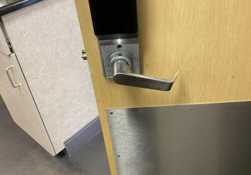 Commercial Locksmith Services Towne Ave, Los Angeles, CA