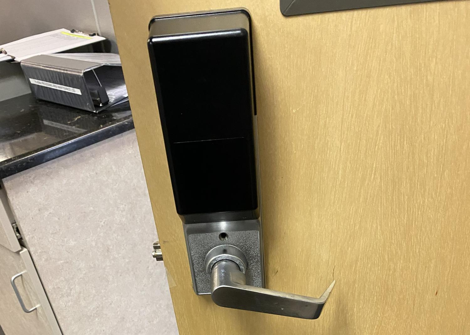 Commercial Locksmith Services Towne Ave, Los Angeles, CA