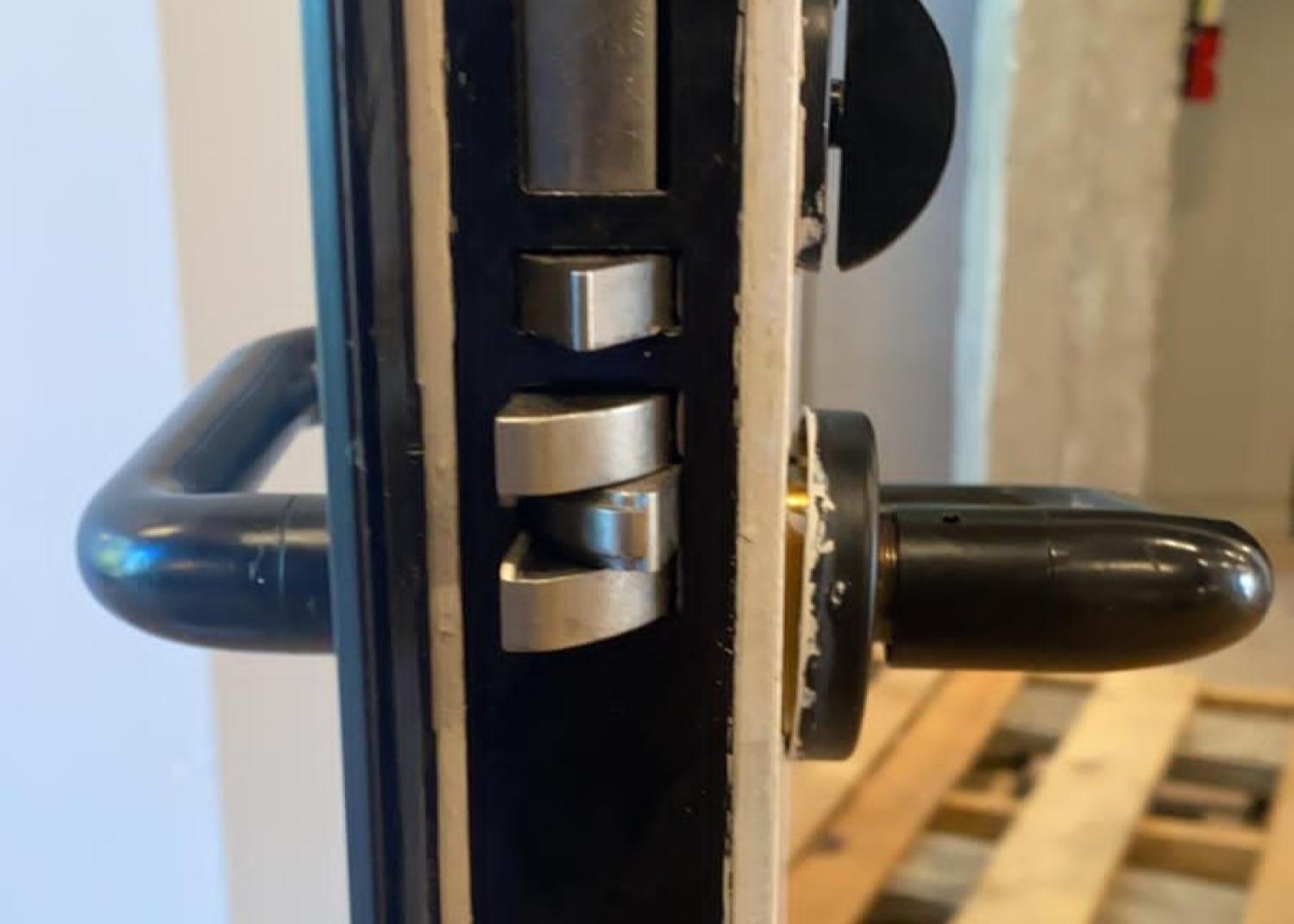Residential Locksmith Services Alomar Dr, Sherman Oaks, CA