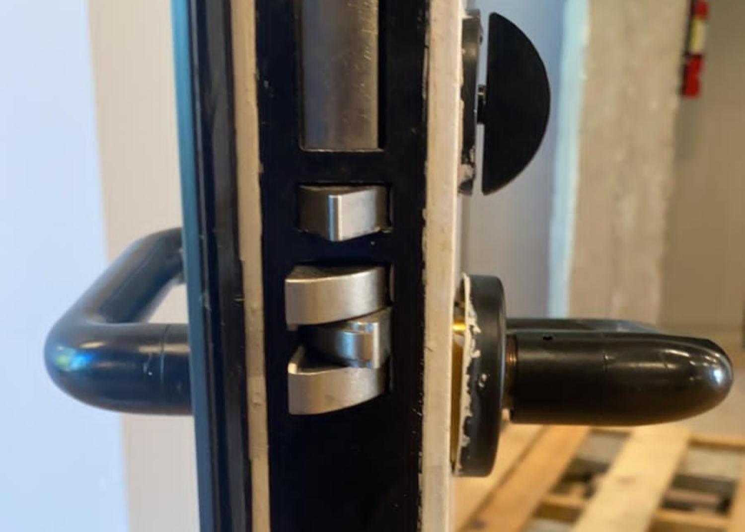 Residential Locksmith Services Alomar Dr, Sherman Oaks, CA