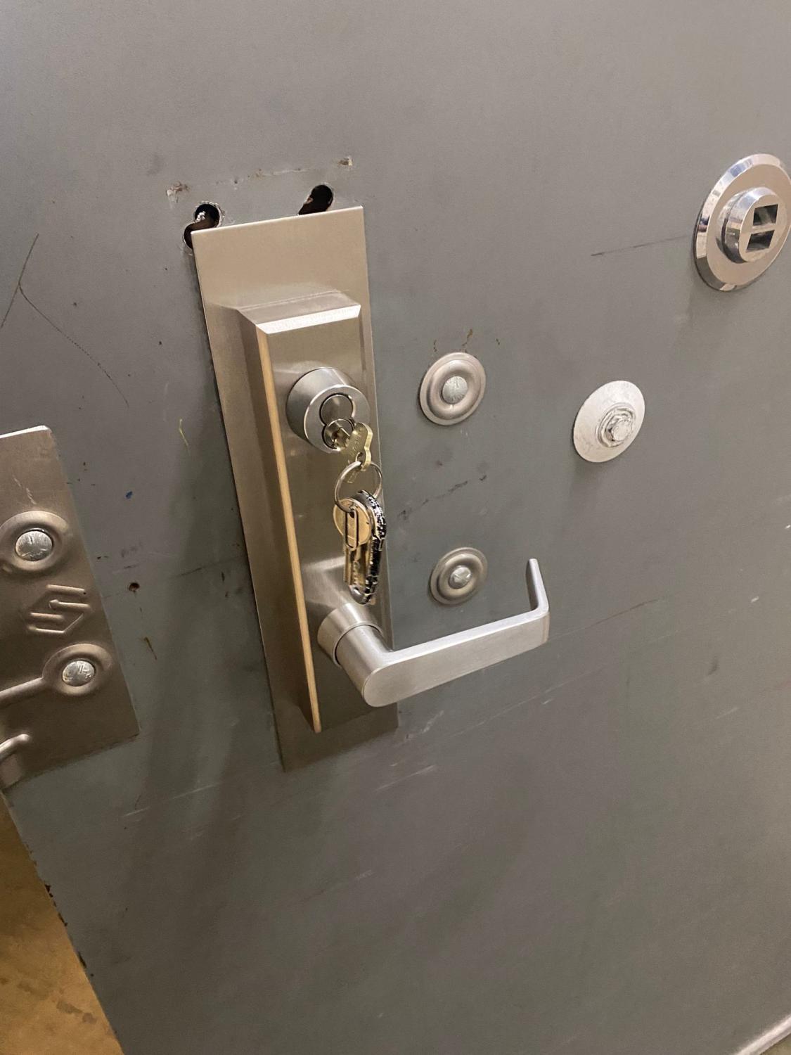 Locksmith Services Commercial Locksmith Emergency Locksmith Commercial Door Locksmith Wilshire Blvd, Beverly Hills, CA