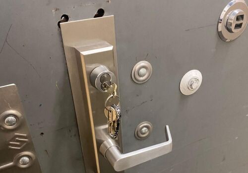 Commercial Door Locksmith Wilshire Blvd, Beverly Hills, CA