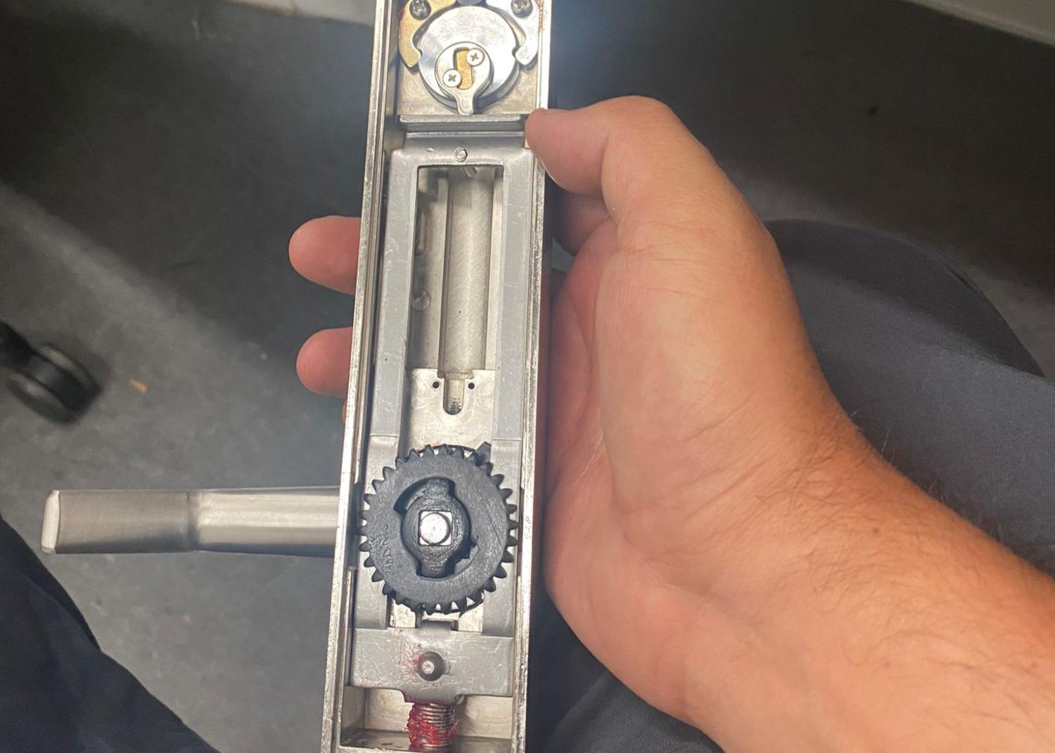 Commercial Locksmith Emergency Locksmith Locksmith Services 24 Hour Locksmith Commercial Door Locksmith S Roxbury Dr, Beverly Hills, CA