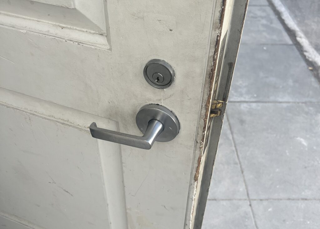 Residential Lockout Service Buena Park Dr, Studio City, CA